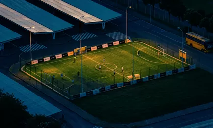 إضاءة الملاعب الرياضية