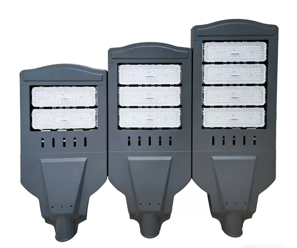 مصباح شارع LED من TRANSFO يعمل بالتيار المتردد
